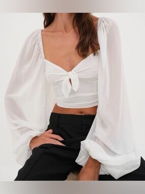 FOR LOVE & LEMONS trisha crop top in white balloon long sleeve size L